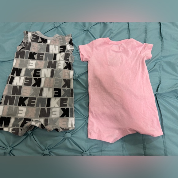 6 Months —2 Piece Nike Onesie Bundle - Picture 4 of 5